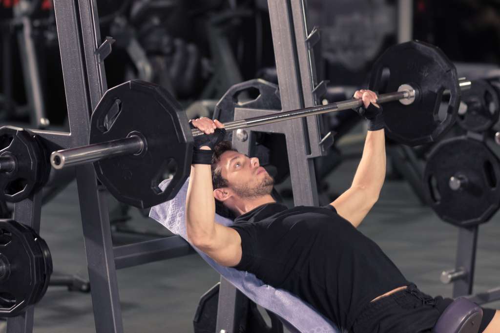 L’entraînement de résistance vise à améliorer la force physique et la musculature. © R&R, Fotolia