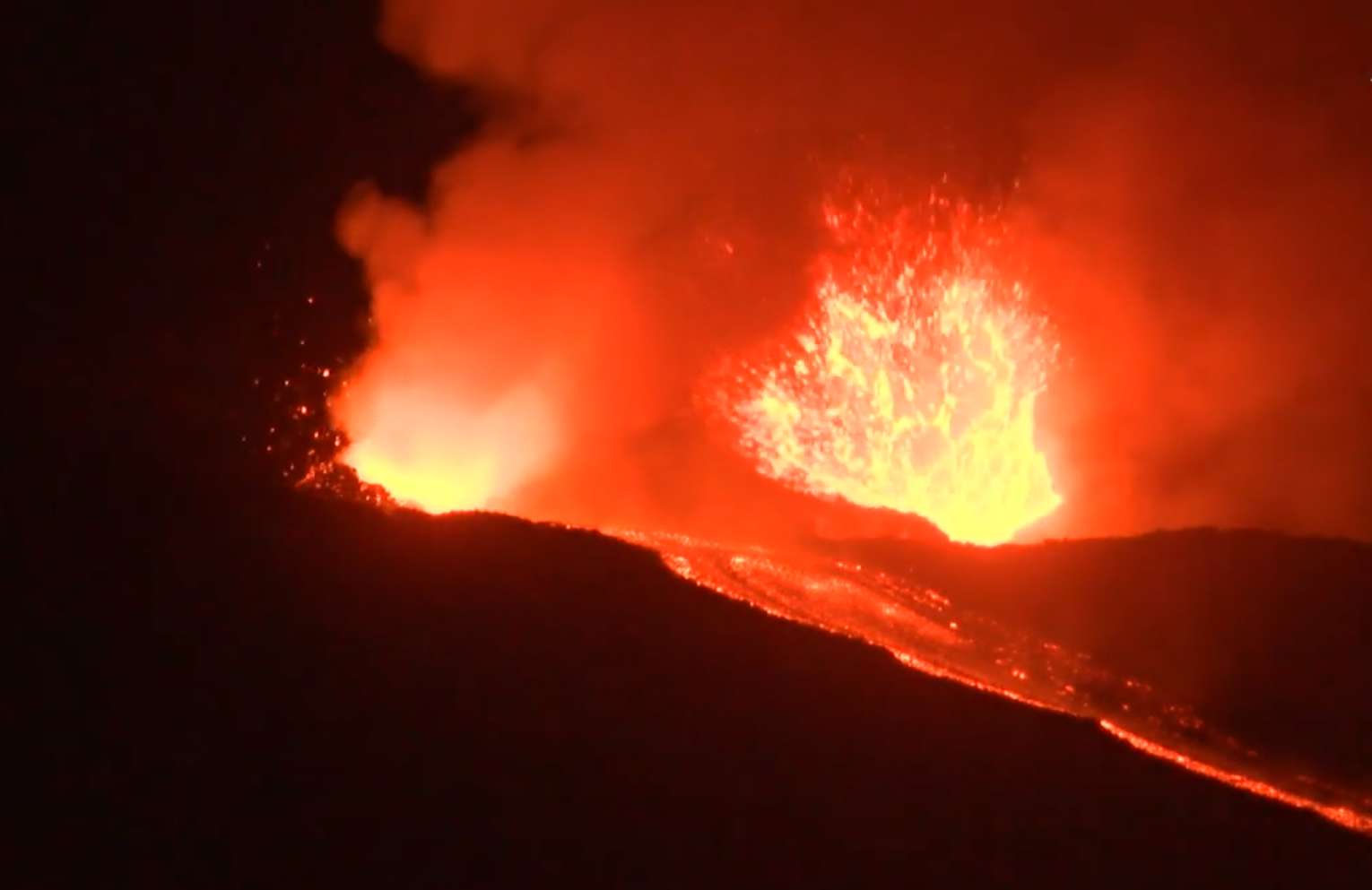Image tirée d'une vidéo de l'AFP, montrant l'éruption de l'Etna le 31 mai 2019. © Alessio Tricani - AFP