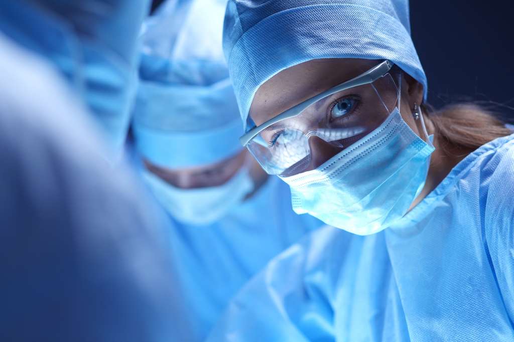 Rüyada Kapalı Kalp Anjiyo Ameliyatı Hastanede Olduğunu Bilmek Görmek