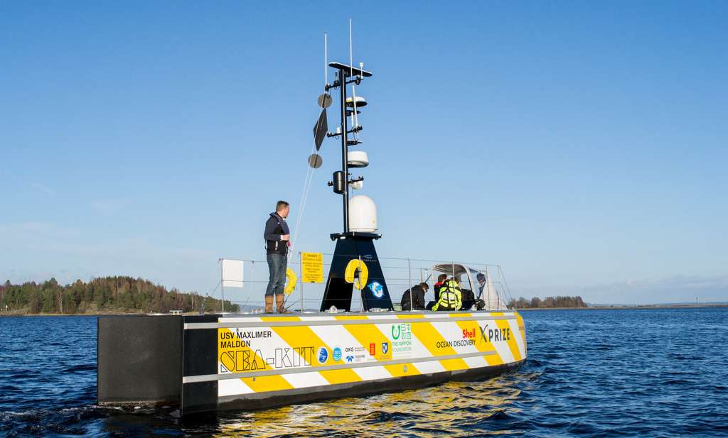 L’équipe Gebco (General Bathymetric Chart of the Oceans) remporte le Shell Ocean Discovery XPrize avec ses deux navires autonomes. Ici, le navire de surface. © Gebco-NF Alumni Team