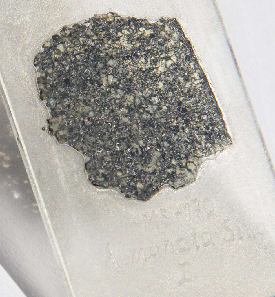 Une lame mince de la météorite d'Almahata Sitta