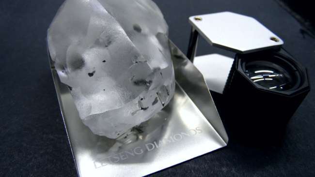 Le diamant de 910 carats extrait de la mine de Letšeng. Il est particulièrement pur et sa blancheur est exceptionnelle. © DR