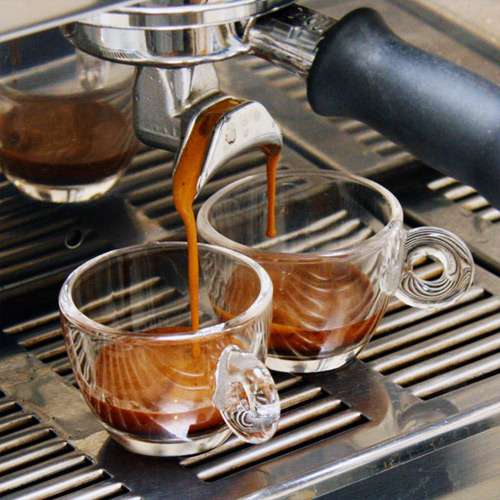 Espresso, cappuccino, au lait... le café se prépare de différentes façons. Mais la moins bonne d'entre toutes, c'est quand il est renversé. © Mark Prince, Wikipédia, DP