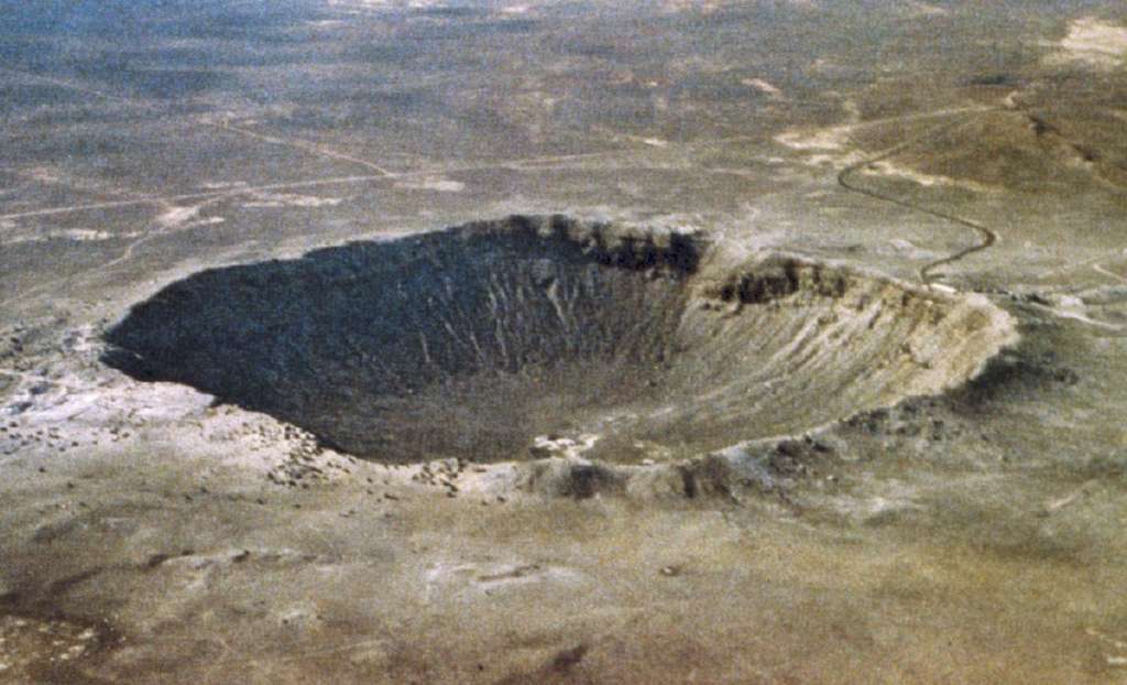 Aux États-Unis, Meteor crater est un site accessible au public. Dans les années 1960, il a servi à l’entraînement aux astronautes de la Nasa. © D. Roddy, US Geological Survey, domaine public