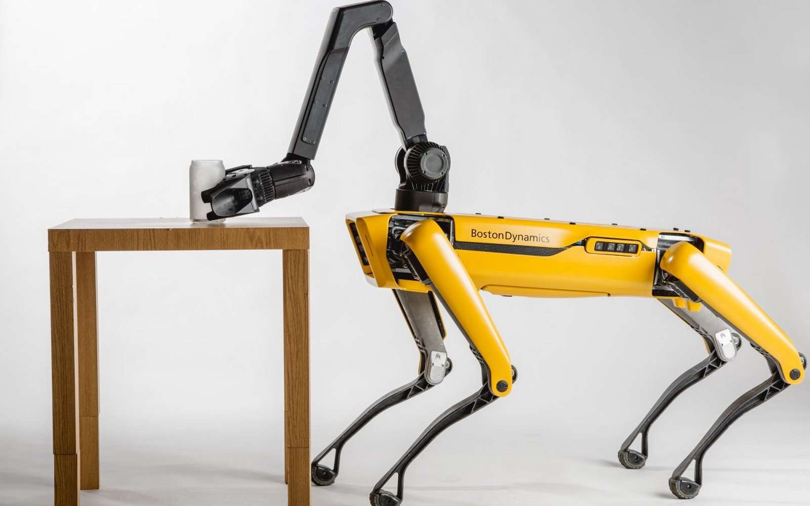 SpotMini, le robot chien de Boston Dynamics, bientôt commercialisé