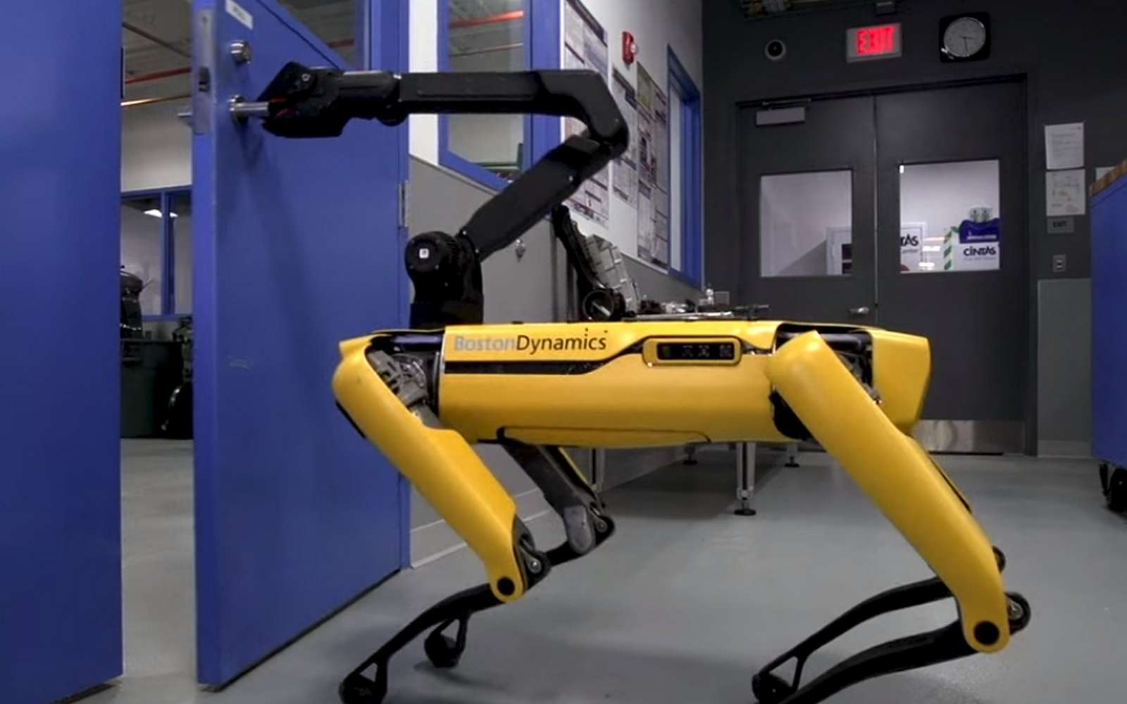 SpotMini, le robot chien de Boston Dynamics, sait ouvrir les portes