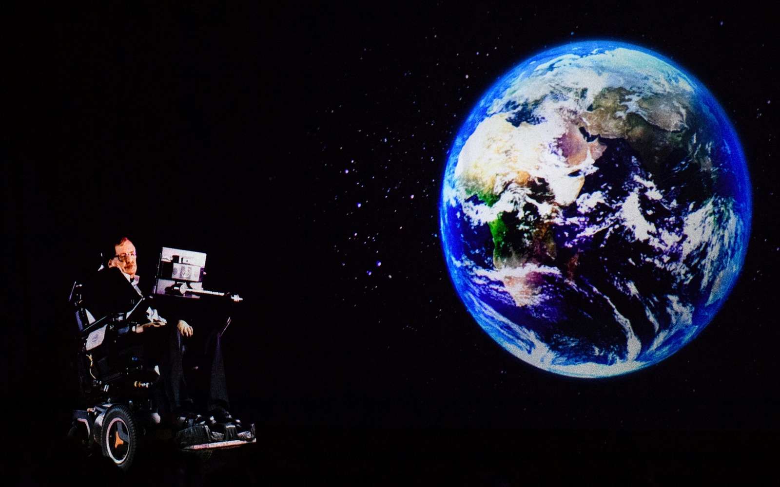 Stephen Hawking : sa voix résonnera à jamais dans l'espace
